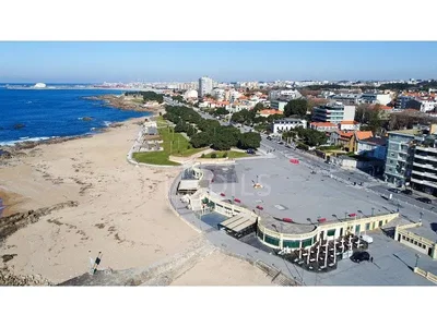Кућа и околина; поглед, природно светло