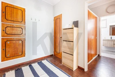 Altro; pavimento in legno, luce naturale