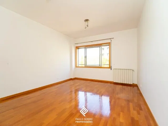 Autre; parquet, lumière naturelle