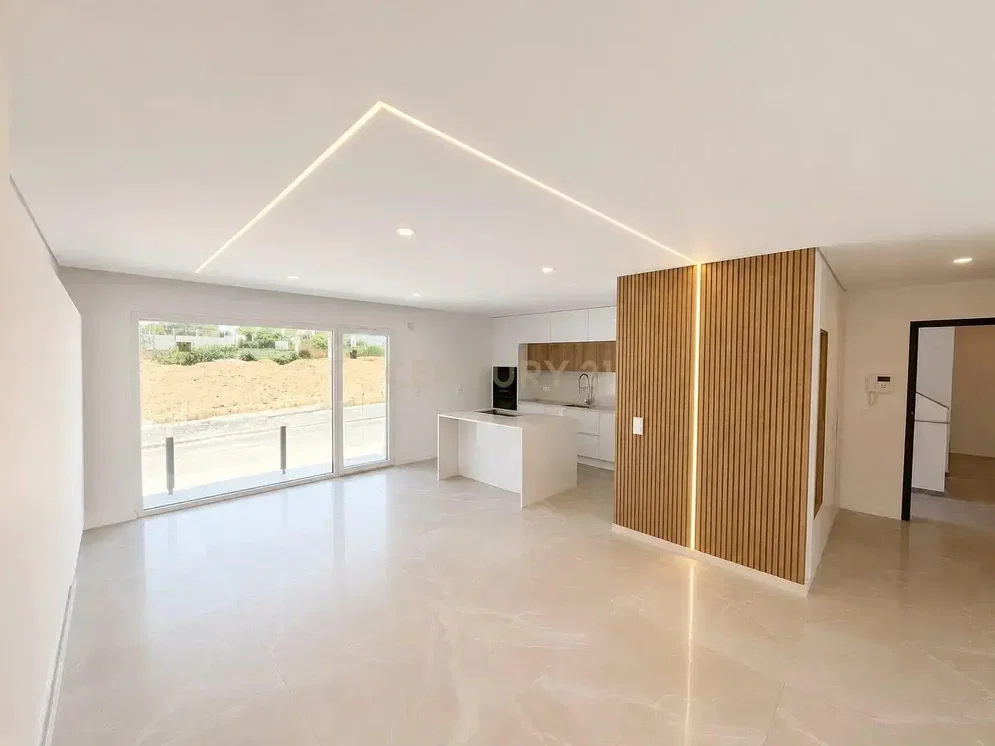Küche; blick, küchengeräte, tageslicht, moderner stil, fliesenboden