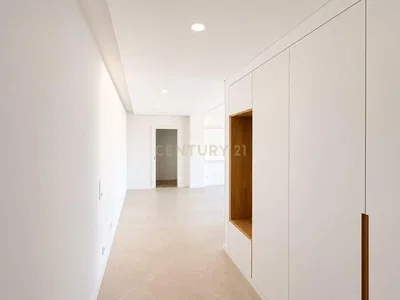 Sonstiges; tageslicht, fliesenboden, renoviert