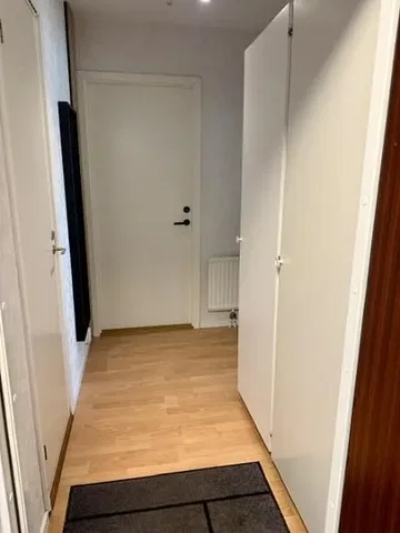 Garderobe; holzboden, tageslicht