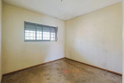 Altro; necessita ristrutturazione, interno scuro