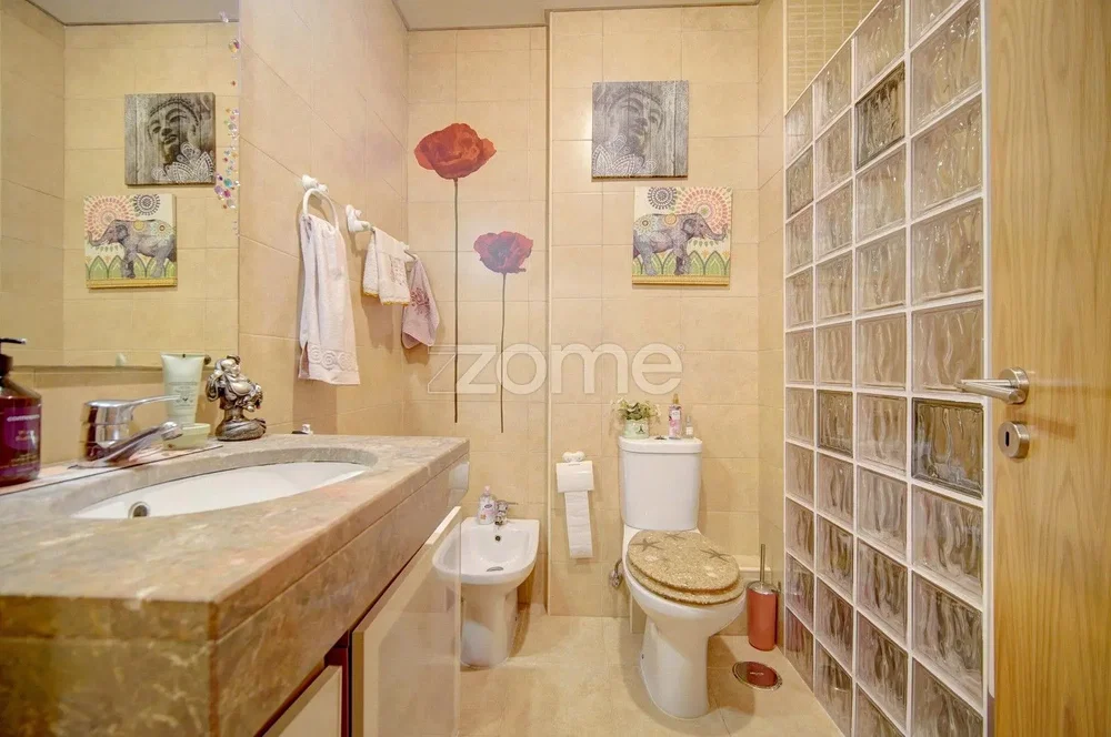 Bathroom; tile floor, natural light