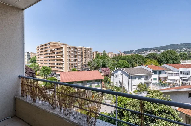 Balkon; výhled, přirozené světlo