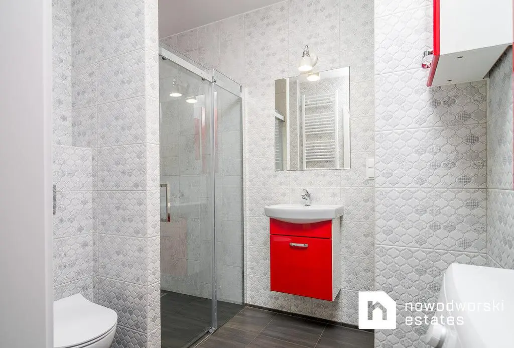 Badezimmer; fliesenboden, renoviert, tageslicht