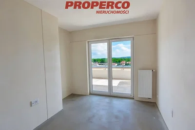 Autre; lumière naturelle, nécessite rénovation