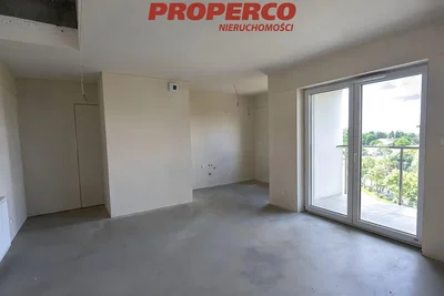 Autre; lumière naturelle, nécessite rénovation, vue