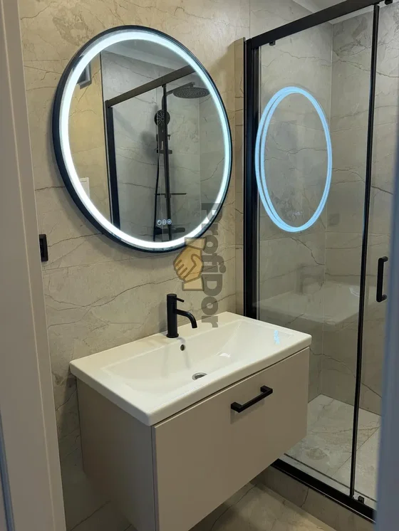 Badezimmer; fliesenboden, renoviert, tageslicht