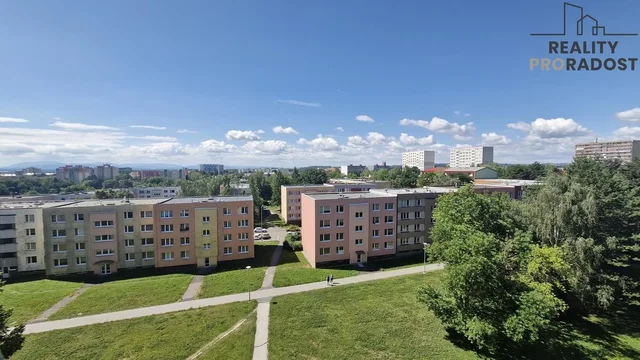 House and surroundings; view, natural light