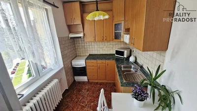 Kitchen; kitchen appliances, view, natural light