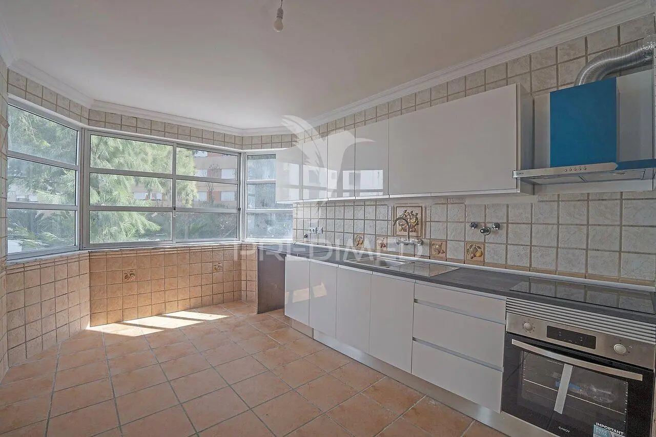 أخرى