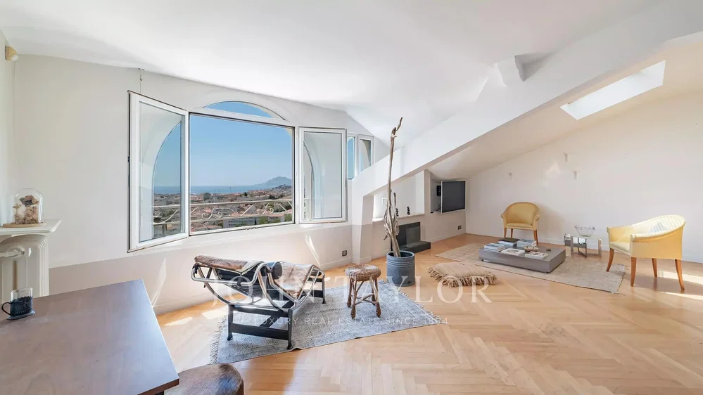 Хол