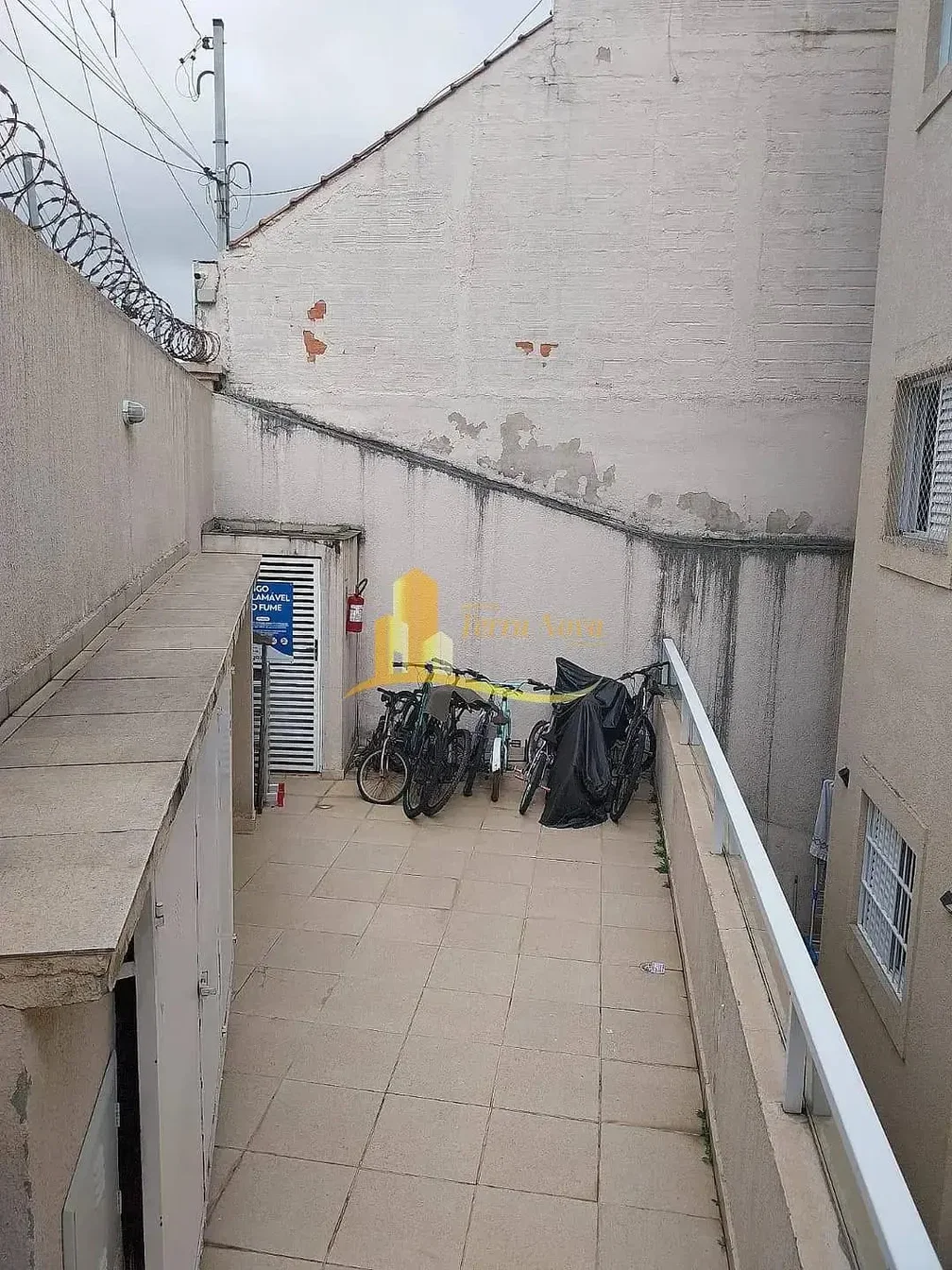 أخرى