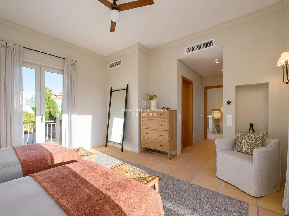 أخرى